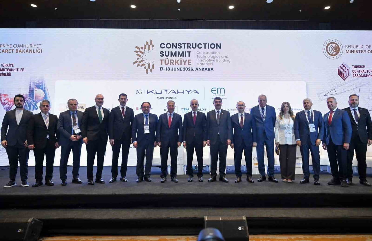 BAKAN URALOĞLU, TÜRKİYE MÜTEAHHİTLER BİRLİĞİ'NCE DÜZENLENEN İNŞAAT ZİRVESİ 2026'DA "GELECEĞİN...