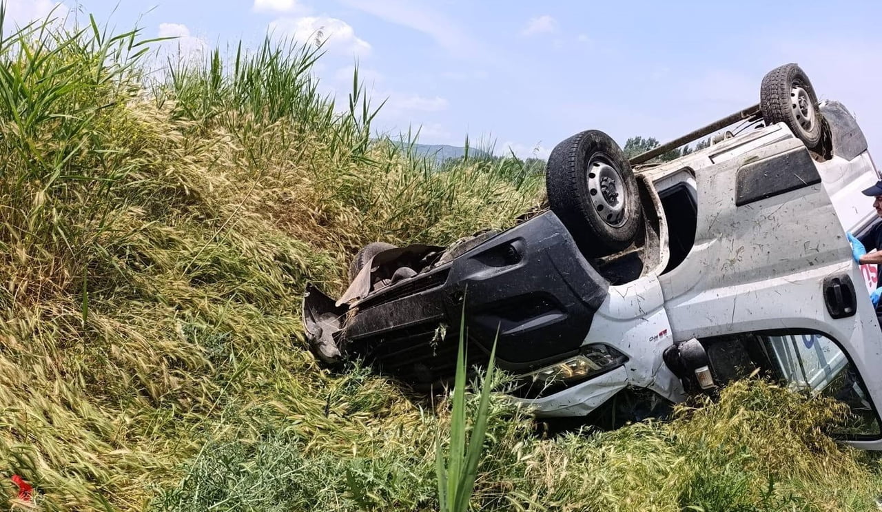 BAKLAN İLÇESİNDE MEYDANA GELEN TEK TARAFLI TRAFİK KAZASINDA BİR KARGO ŞİRKETİNDE GÖREV YAPAN...