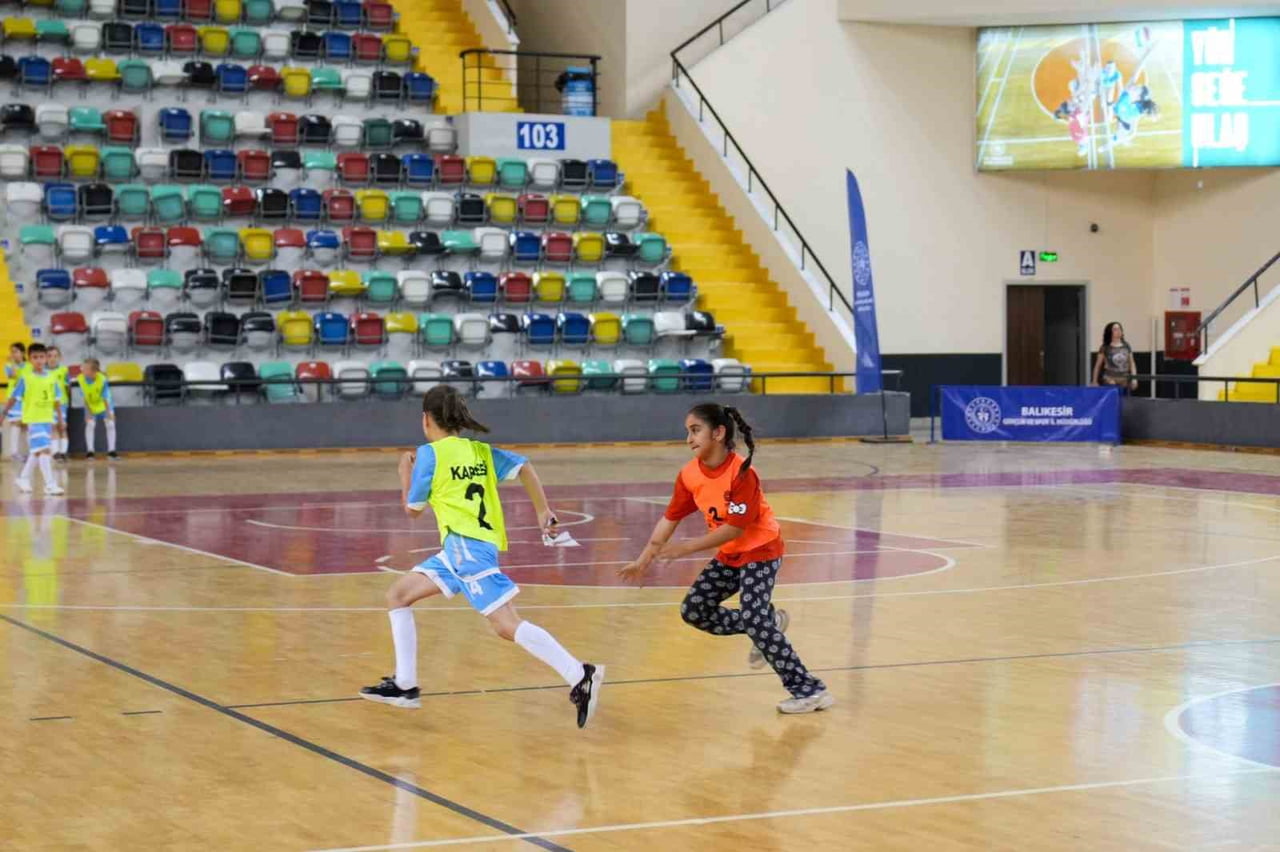 BALIKESİR'DE GELENEKSEL ÇOCUK OYUNLARI İL FİNALLERİ HEYECANI BAŞLADI