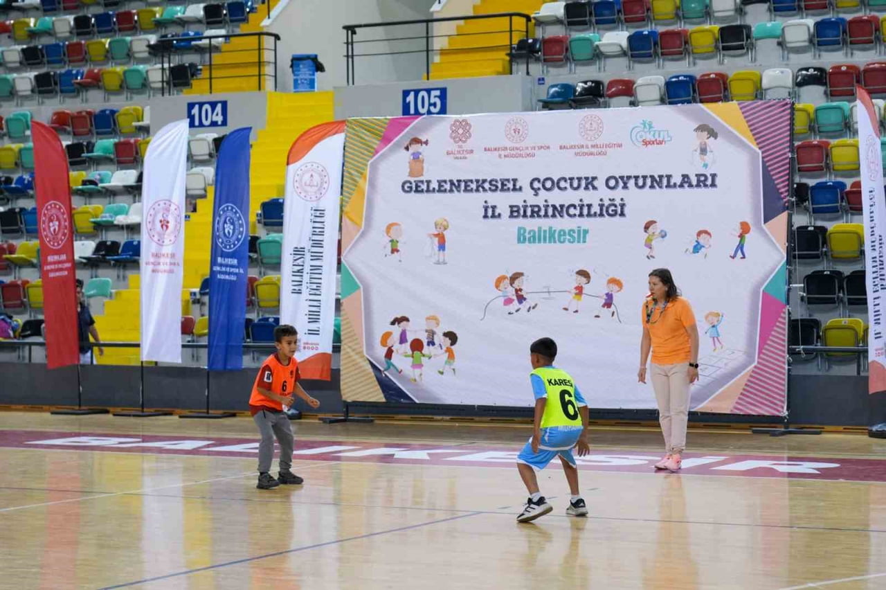 BALIKESİR'DE GELENEKSEL ÇOCUK OYUNLARI İL FİNALLERİ HEYECANI BAŞLADI