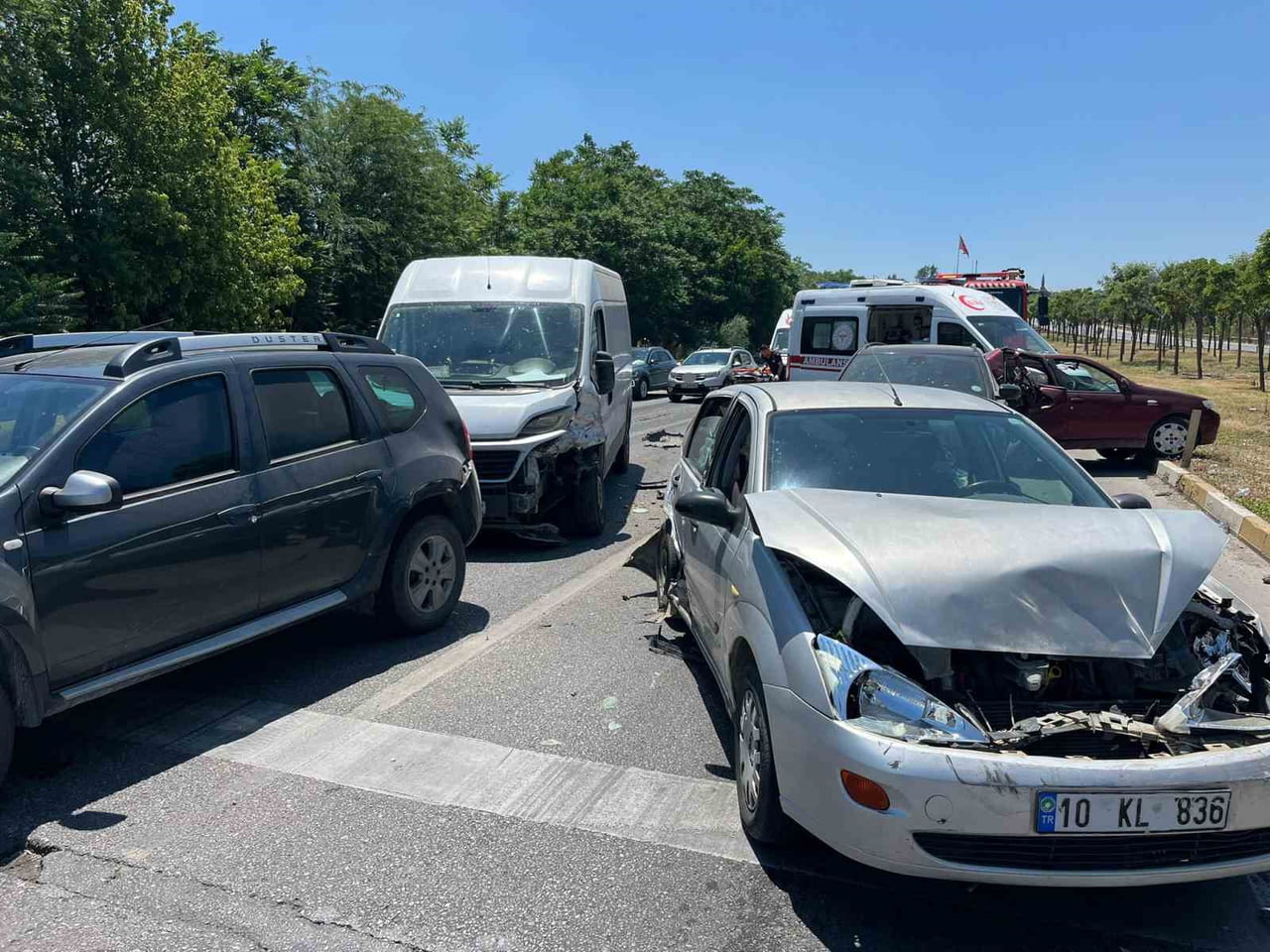 BALIKESİR-BURSA KARA YOLU, BURSA İSTİKAMETİ SUSURLUK ŞEKER FABRİKASI MEVKİİNDE BUGÜN ÖĞLEDEN SONRA...