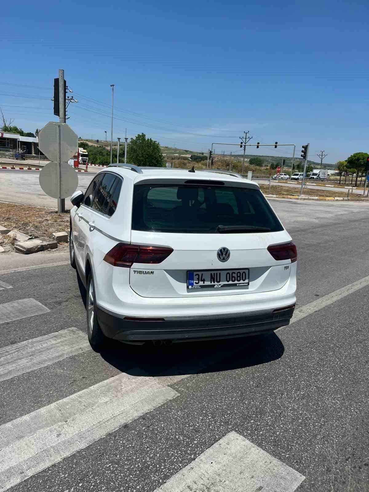 BALIKESİR-BURSA KARA YOLUNDA 6 ARACIN KARIŞTIĞI ZİNCİRLEME TRAFİK KAZASINDA YARALANAN 2 KİŞİ...
