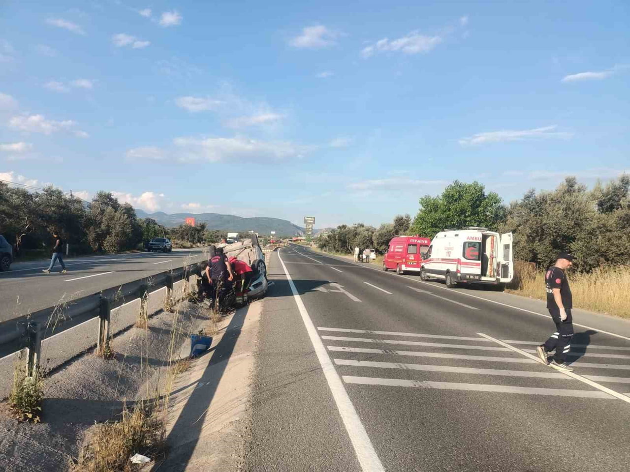 BALIKESİR’İN HAVRAN İLÇESİNDE BİR OTOMOBİLİN KONTROLDEN ÇIKMASI SONUCU MEYDANA GELEN TEK TARAFLI...