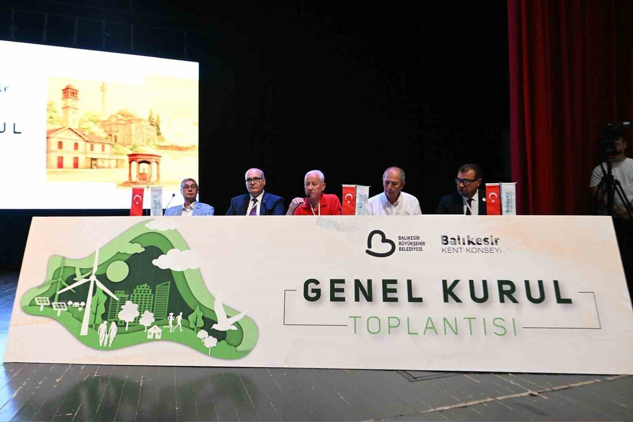 BALIKESİR KENT KONSEYİ’NDE ÖZDEN, GÜVEN TAZELEDİ