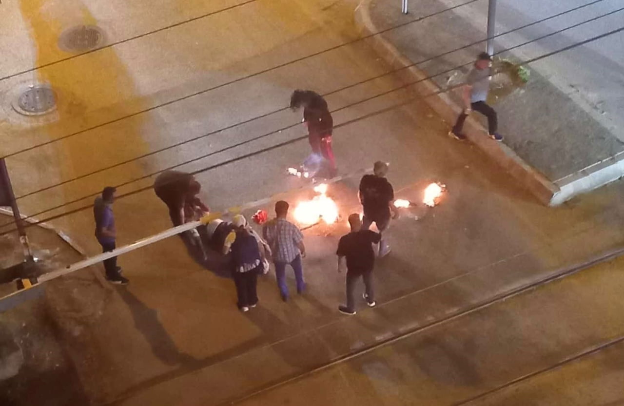 BANDIRMA’DA HELYUM BALONLARI YÜKSEK GERİLİM HATTINA TEMAS ETTİ: 1 KİŞİ YARALANDI