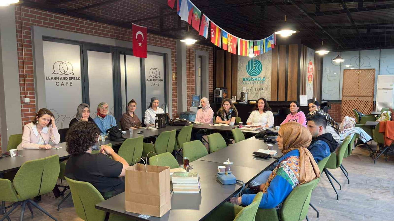 BAŞİSKELE BELEDİYESİ TARAFINDAN EDEBİYATA İLGİ DUYAN VATANDAŞLARIN YAZARLIK ALANINDAKİ BİLGİ VE...