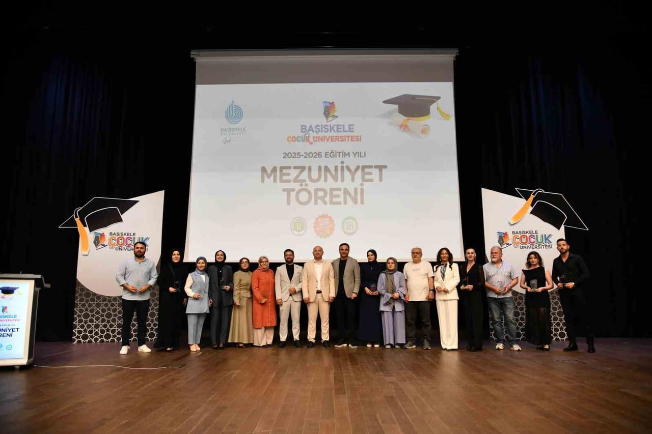 BAŞİSKELE ÇOCUK ÜNİVERSİTESİ’NDE 2025-2026 EĞİTİM-ÖĞRETİM YILI MEZUNİYET TÖRENİNDE 576 ÖĞRENCİ KEP...