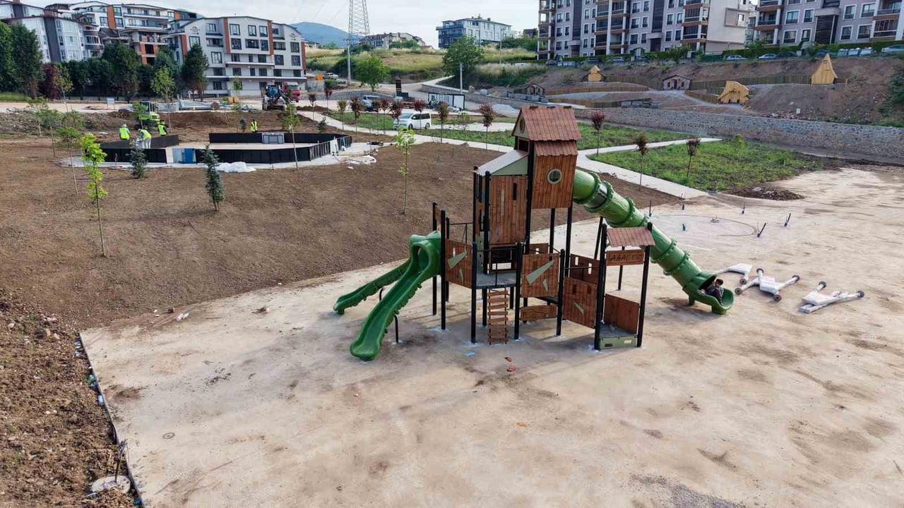 BAŞİSKELE’DE YAPIMI SÜREN YEŞİLYURT MİLLET BAHÇESİ’NDE ÇOCUKLARA YÖNELİK İNTERAKTİF OYUN...