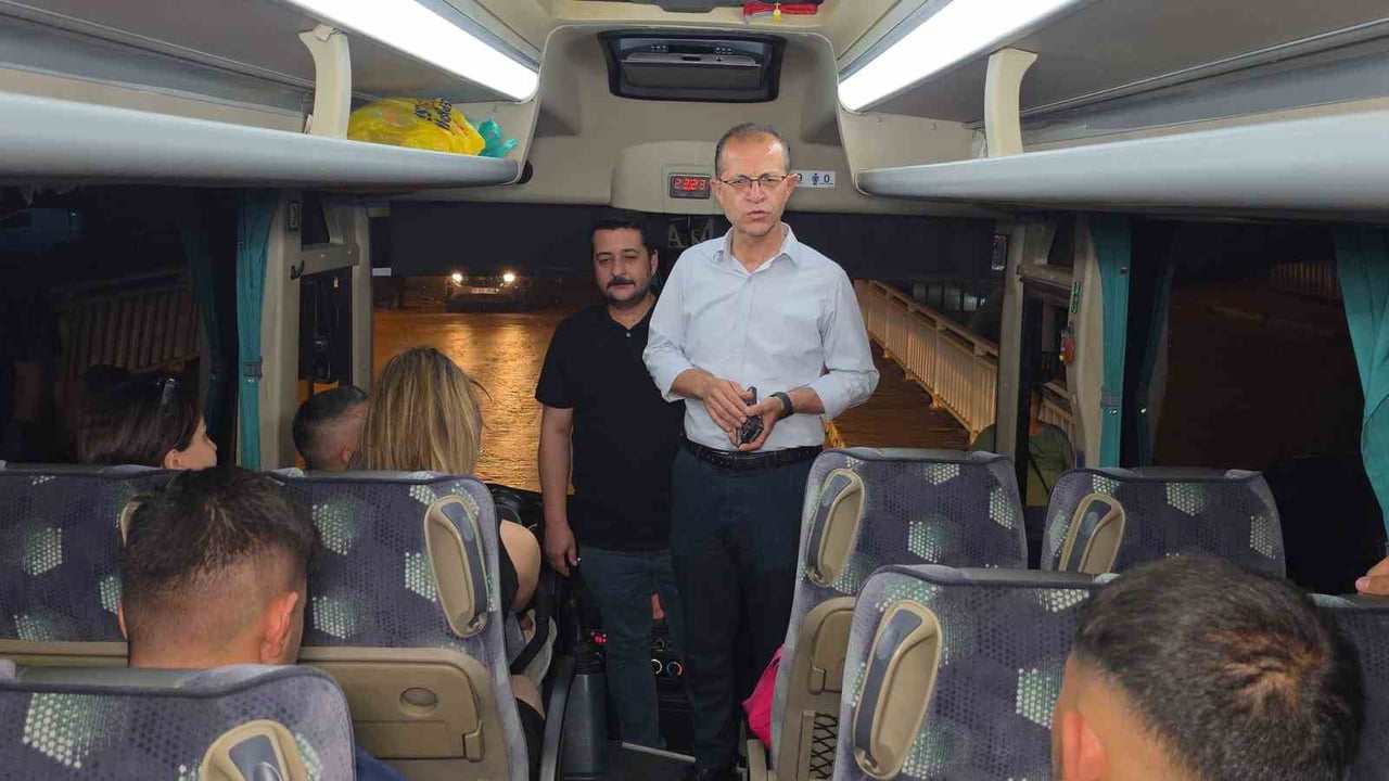 BAŞKAN DOĞANCA’DAN ÖĞRENCİLERE DİPLOMA JESTİ