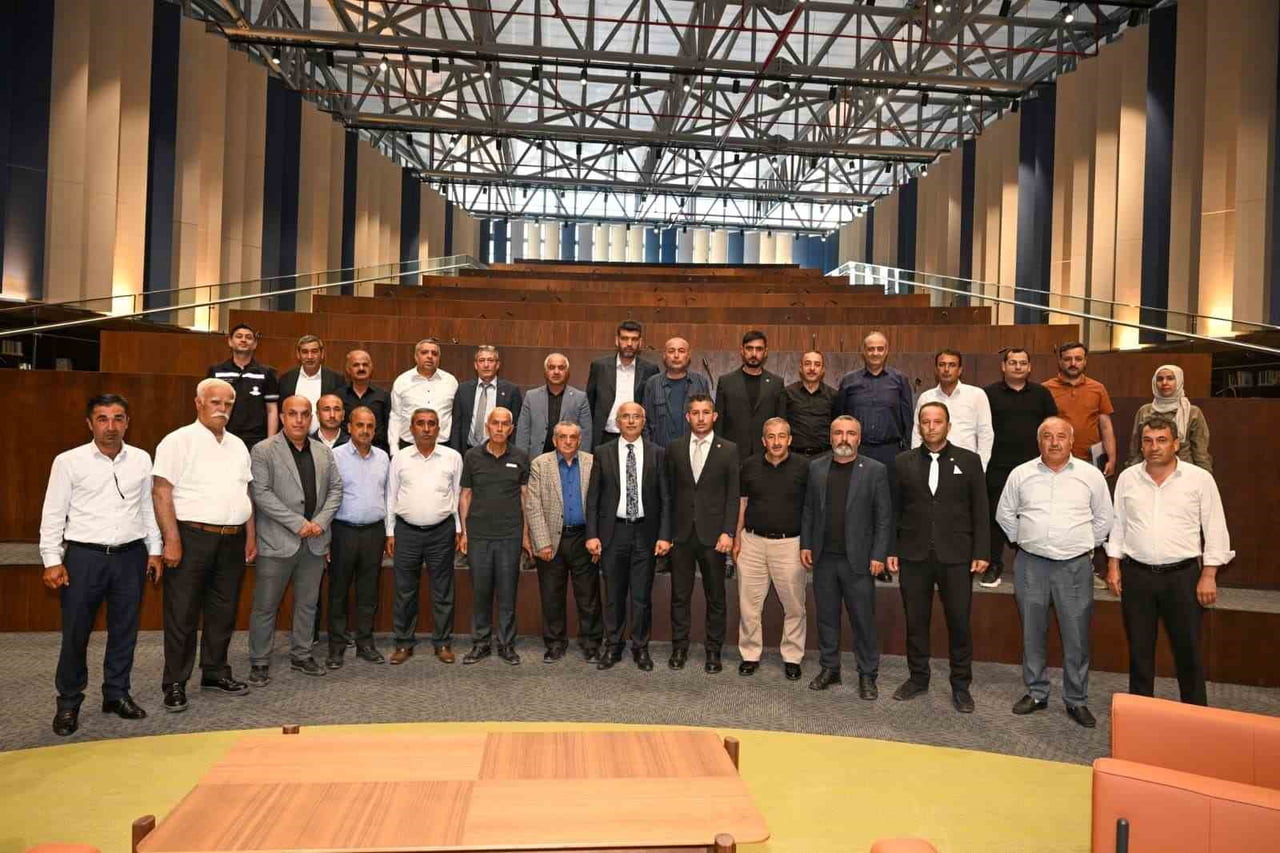 BAŞKAN ER MUHTARLARIN TALEPLERİNİ TEK TEK DİNLEDİ