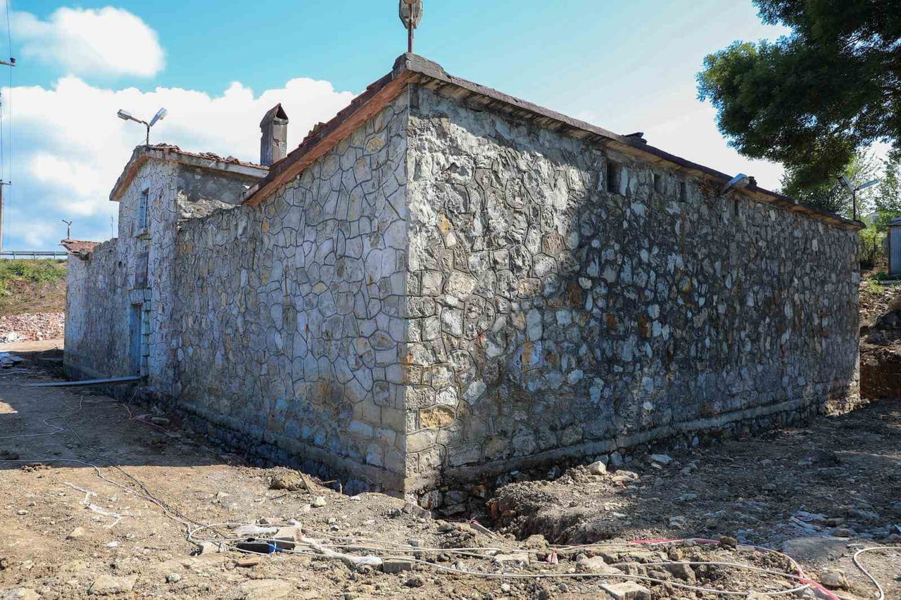 BAŞKAN FARUK ÖZLÜ, AKÇAKOCA’DA ATIL DURUMDA BULUNAN TARİHİ CEZAEVİNİN, KÜTÜPHANEYE DÖNÜŞTÜRÜLEREK...