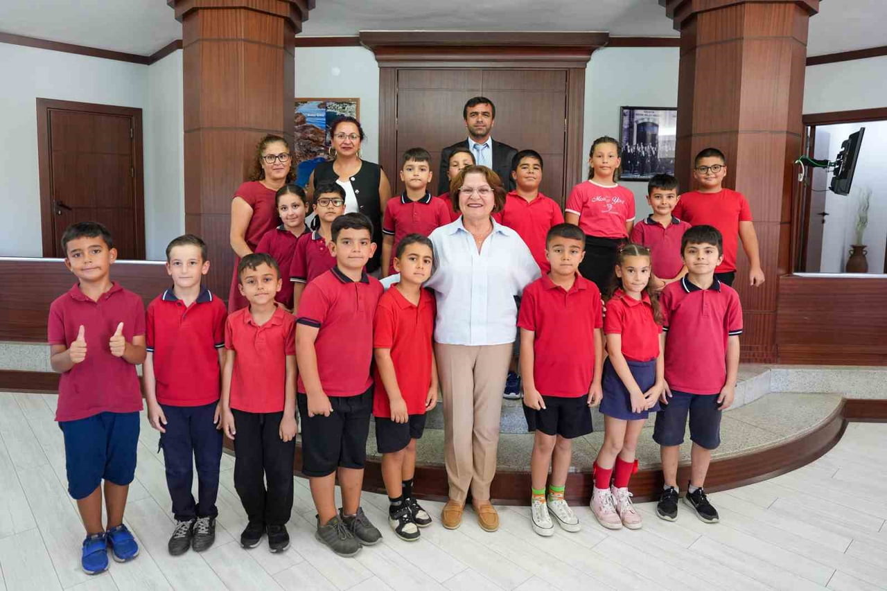BAŞKAN GENÇAY, MİNİK MİSAFİRLERİNİ AĞIRLADI