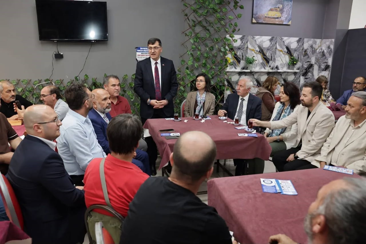 BAŞKAN KAHVECİ, UŞAK’TAKİ KÜTAHYALILARLA BİR ARAYA GELDİ