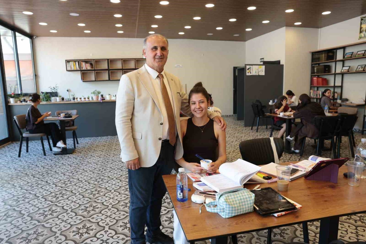 BAŞKAN KAYA’DAN YKS ÖNCESİ ÖĞRENCİLERE MORAL ZİYARETİ