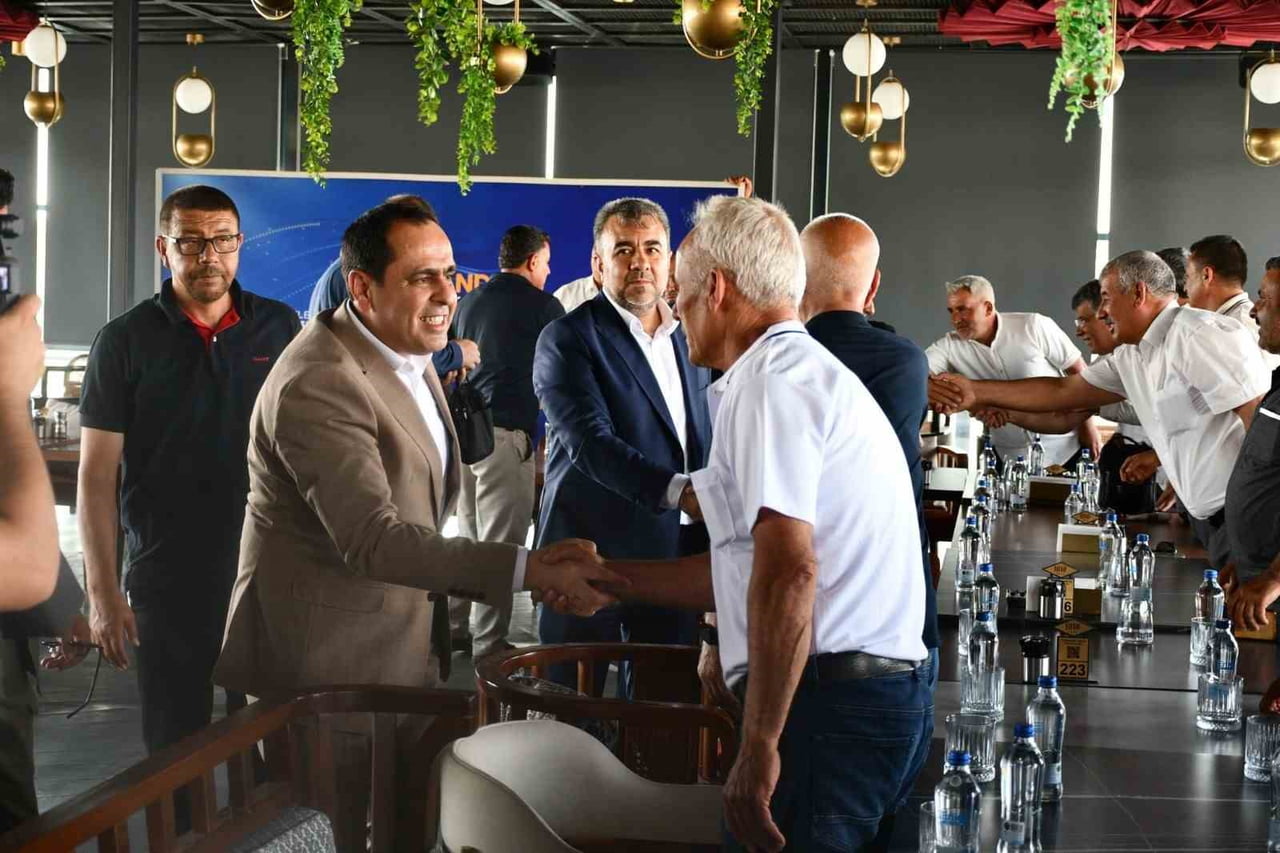 BAŞKAN MEHMET BEGİT VATANDAŞLARLA TOKALAŞTI