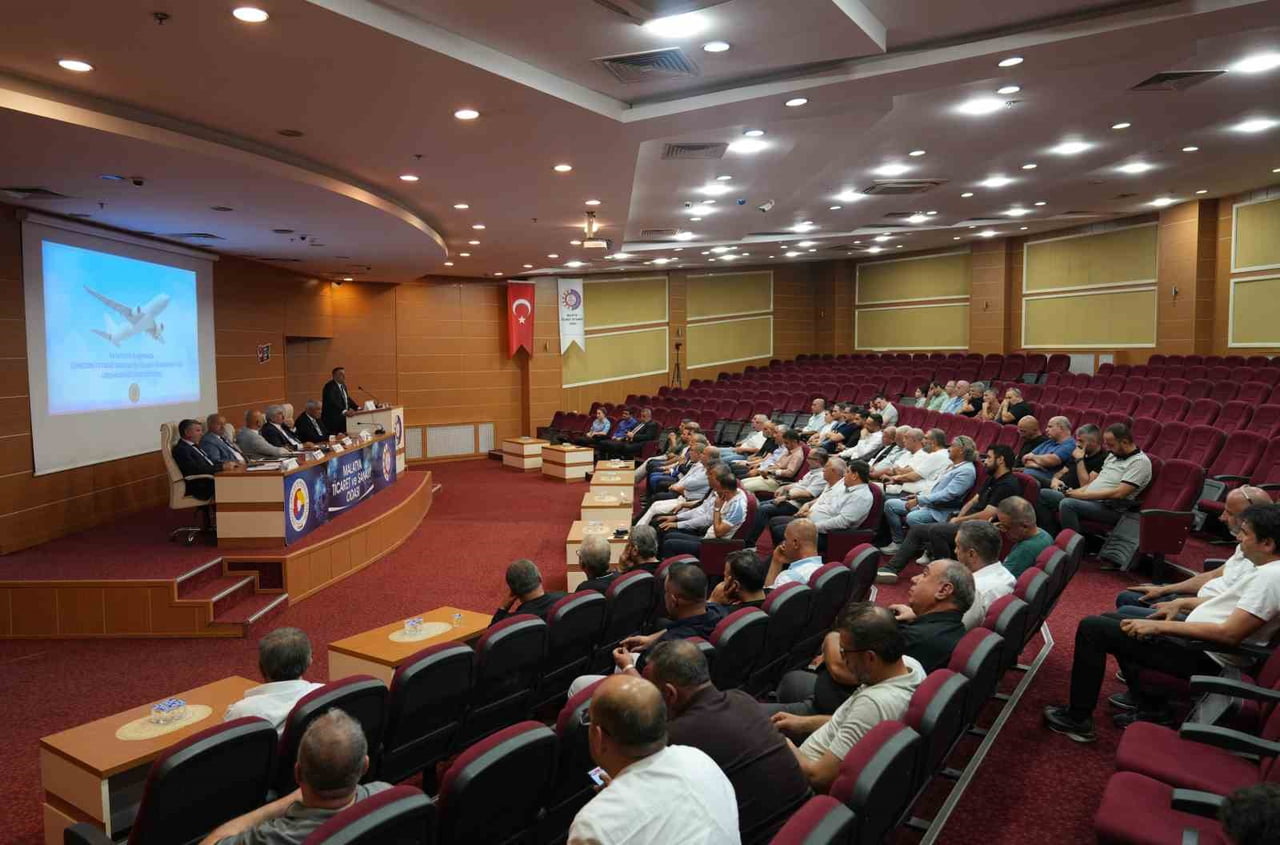 BAŞKAN SADIKOĞLU, UÇAK SEFER SAYISININ ARTIRILMASI İÇİN GİRİŞİMDE BULUNDU
