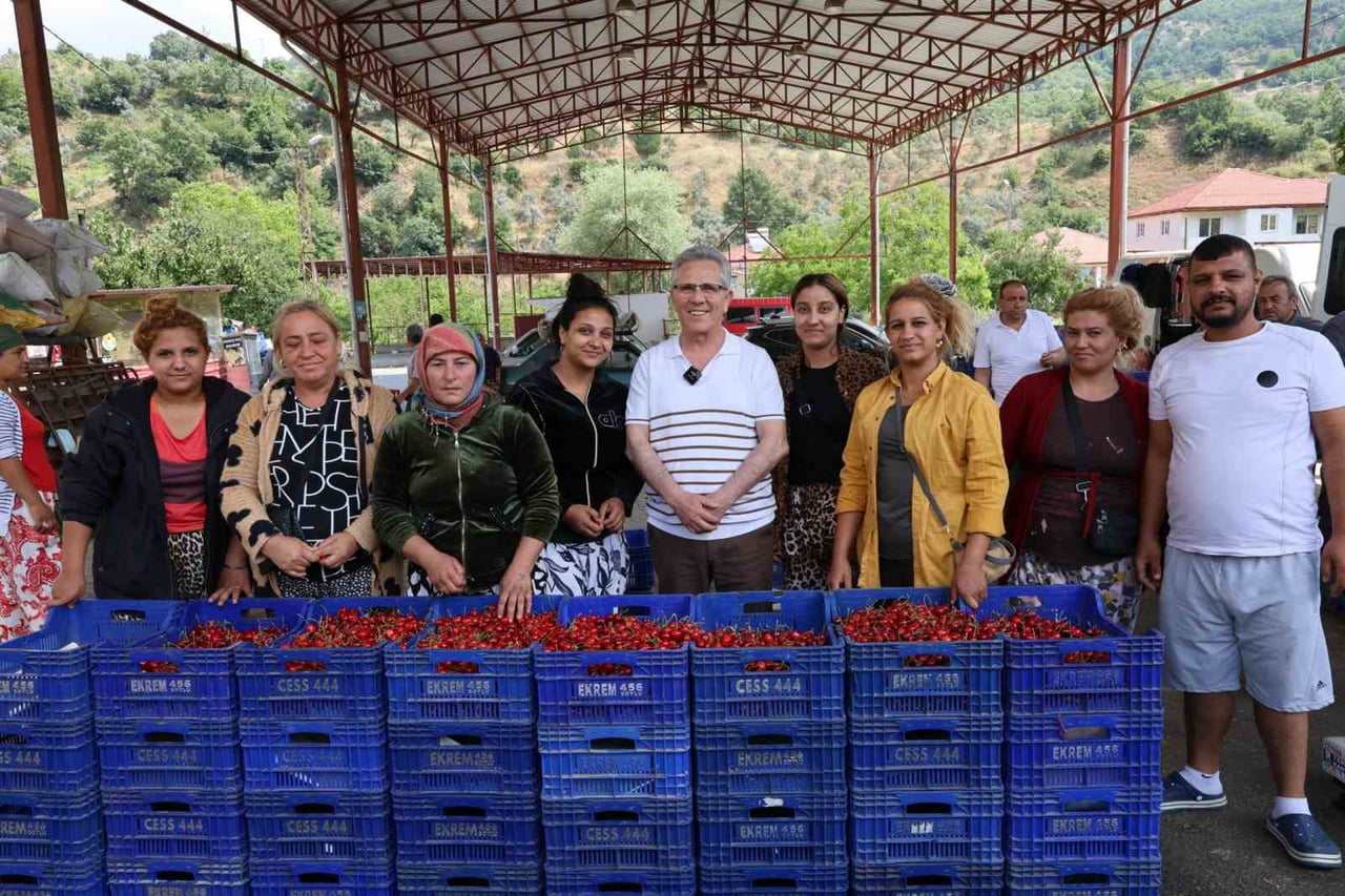 BAŞKAN TETİK AŞAĞI YAKACIK’TA VATANDAŞLARLA BULUŞTU