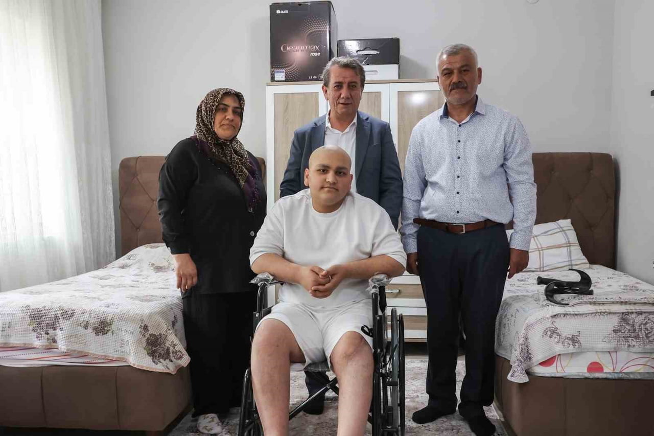 BAŞKAN YETİŞKİN’DEN MUHAMMET’E DOĞUM GÜNÜ HEDİYESİ