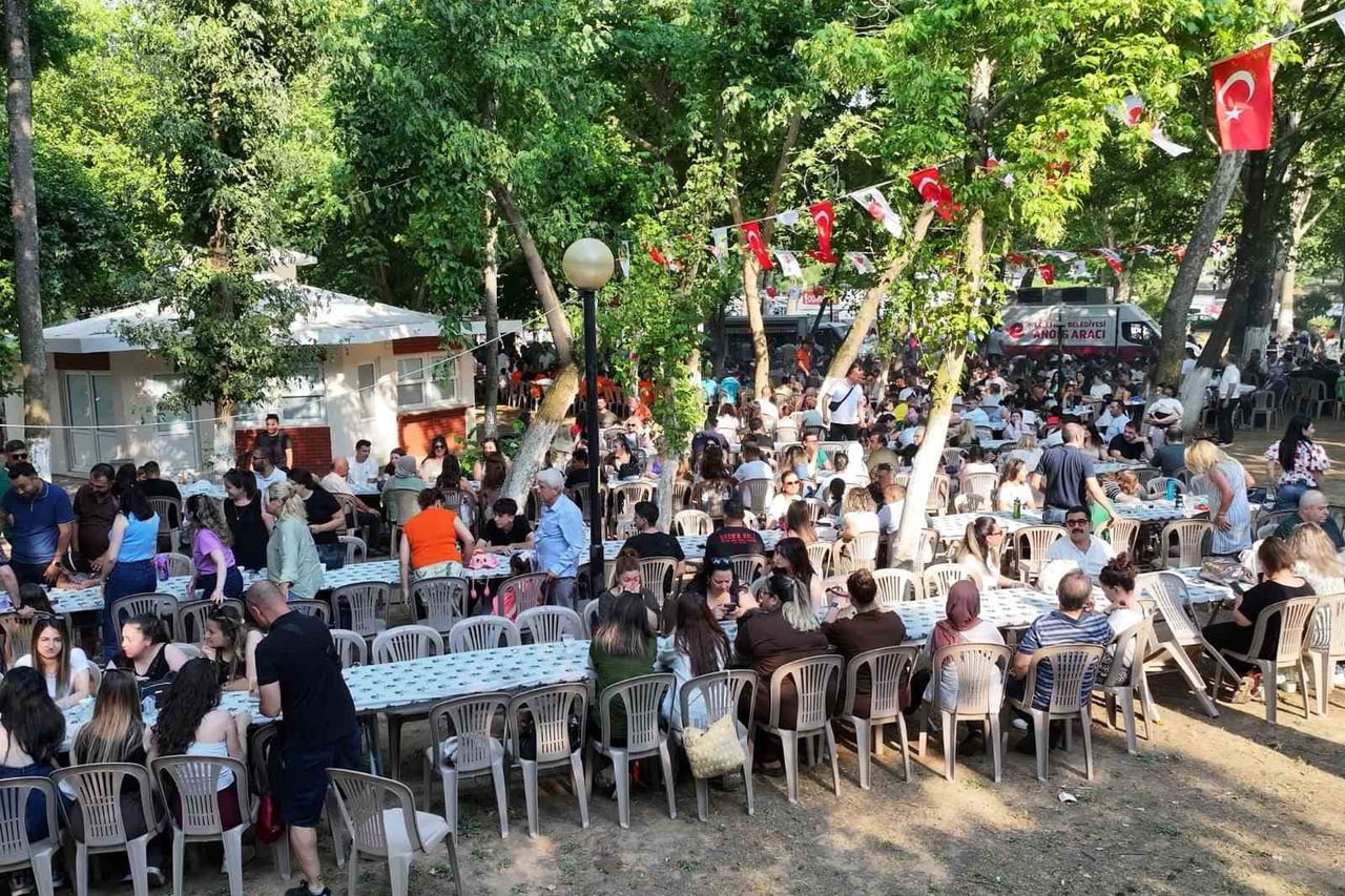 BAŞKAN YETİŞKİN, PERSONELLE PİKNİKTE BULUŞTU