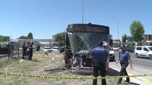 Başkentte EGO otobüsü kaza yaptı: 1 ölü, 9 yaralı
