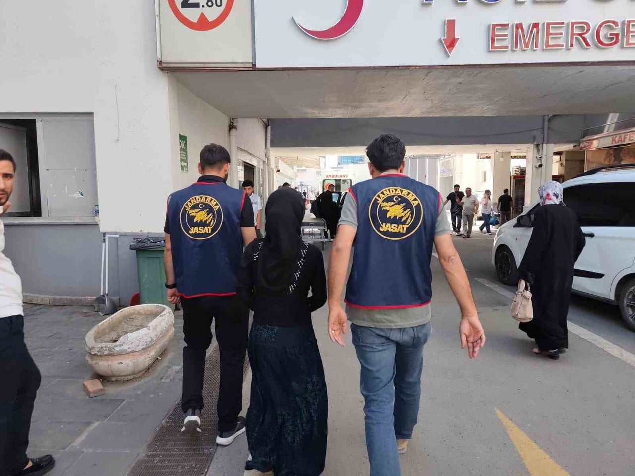 BATMAN'DA 38 HÜKÜMLÜ YAKALANDI