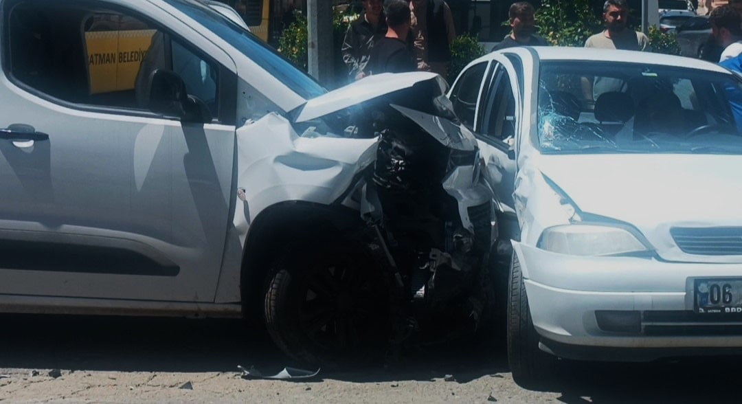 BATMAN'DA TRAFİK KAZASI: 3 YARALI