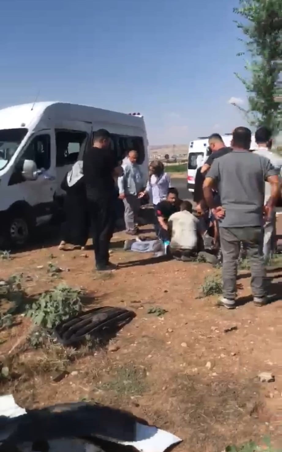 BATMAN’DA BATIRAMAN ÇEVRE YOLU STADYUM KAVŞAĞI’NDA PARA NAKİL ARACI İLE MİNİBÜSÜN ÇARPIŞMASI...