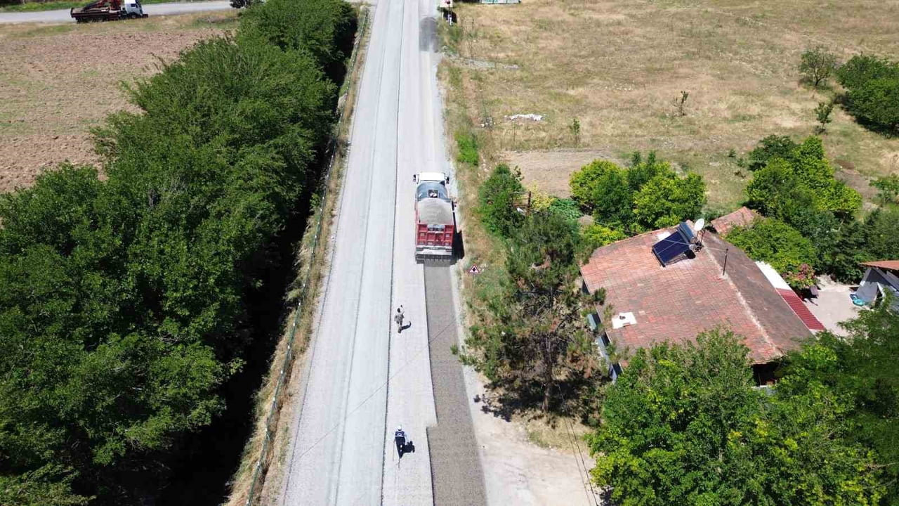 BATTALGAZİ'DE ASFALT ÇALIŞMALARI SÜRÜYOR