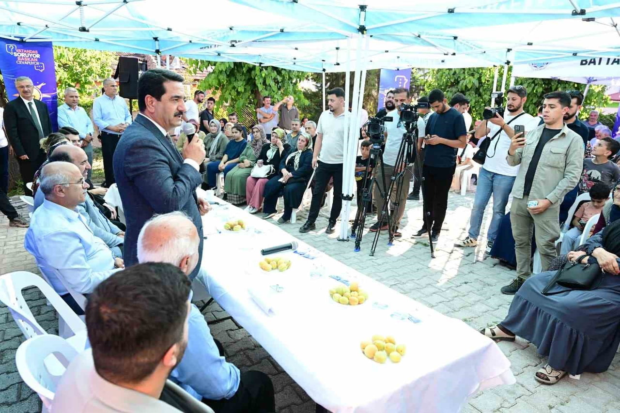 BATTALGAZİ’DE "VATANDAŞ SORUYOR, BAŞKAN CEVAPLIYOR" BULUŞMASI