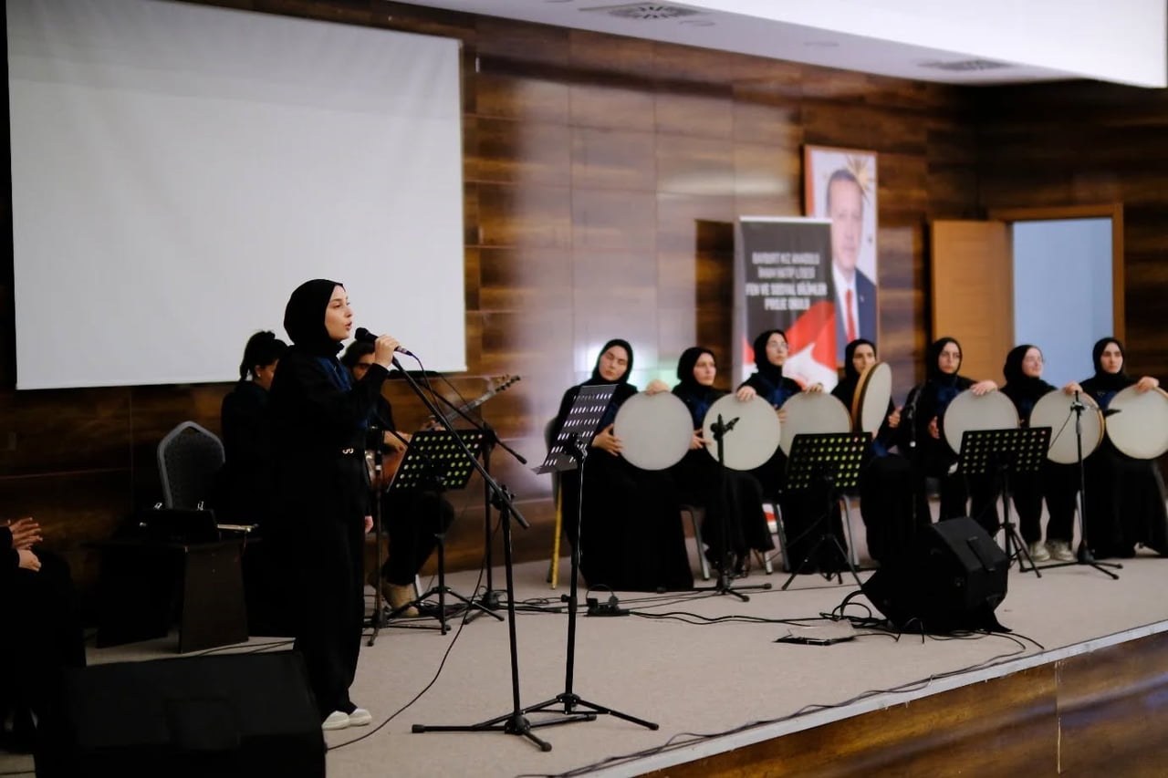 BAYBURT'TA ÖĞRENCİLERDEN TASAVVUF MUSİKİSİ KONSERİ