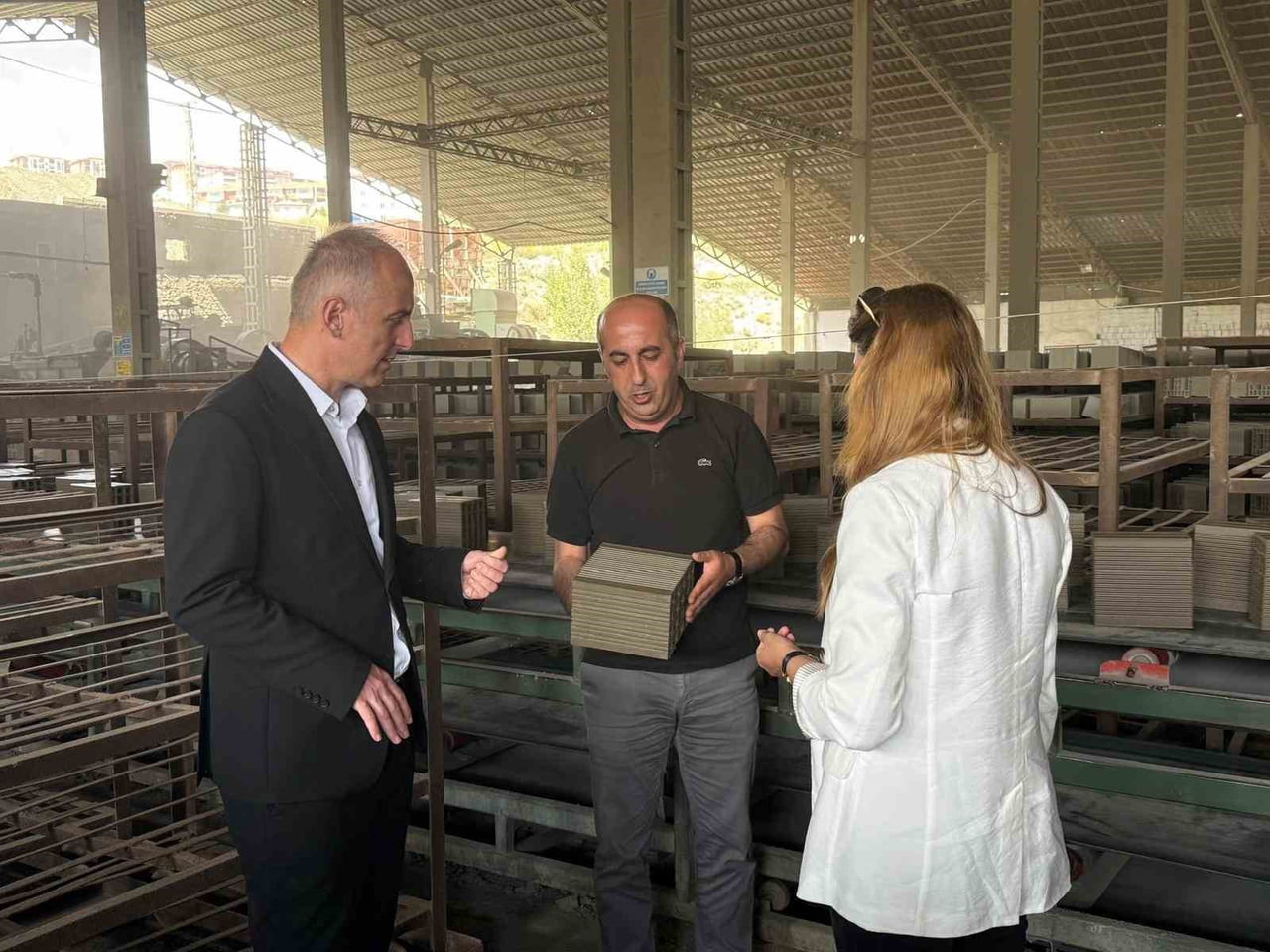 BAYBURT'TAKİ TUĞLA FABRİKASINDA ÇEVRE DENETİMİ YAPILDI