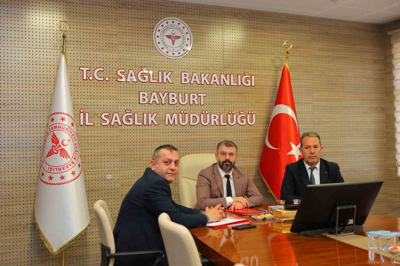 BAYBURT İL SAĞLIK MÜDÜRÜ UZM. DR. HARUN SİVLİM, SAĞLIK HİZMETLERİ BAŞKANI DR. MURAT KÖROĞLU VE...