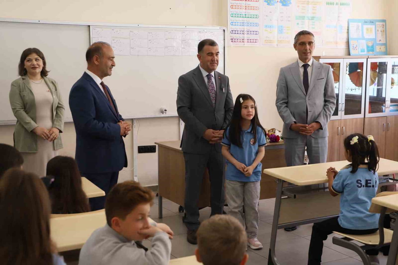 BAYBURT’TA 14 BİN 537 ÖĞRENCİ KARNE HEYECANI YAŞADI
