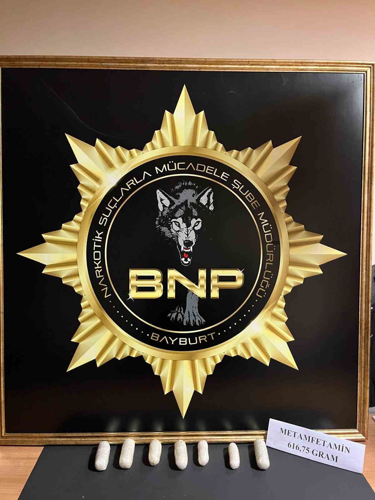 BAYBURT’TA 616,75 GRAM METAMFETAMİN ELE GEÇİRİLDİ