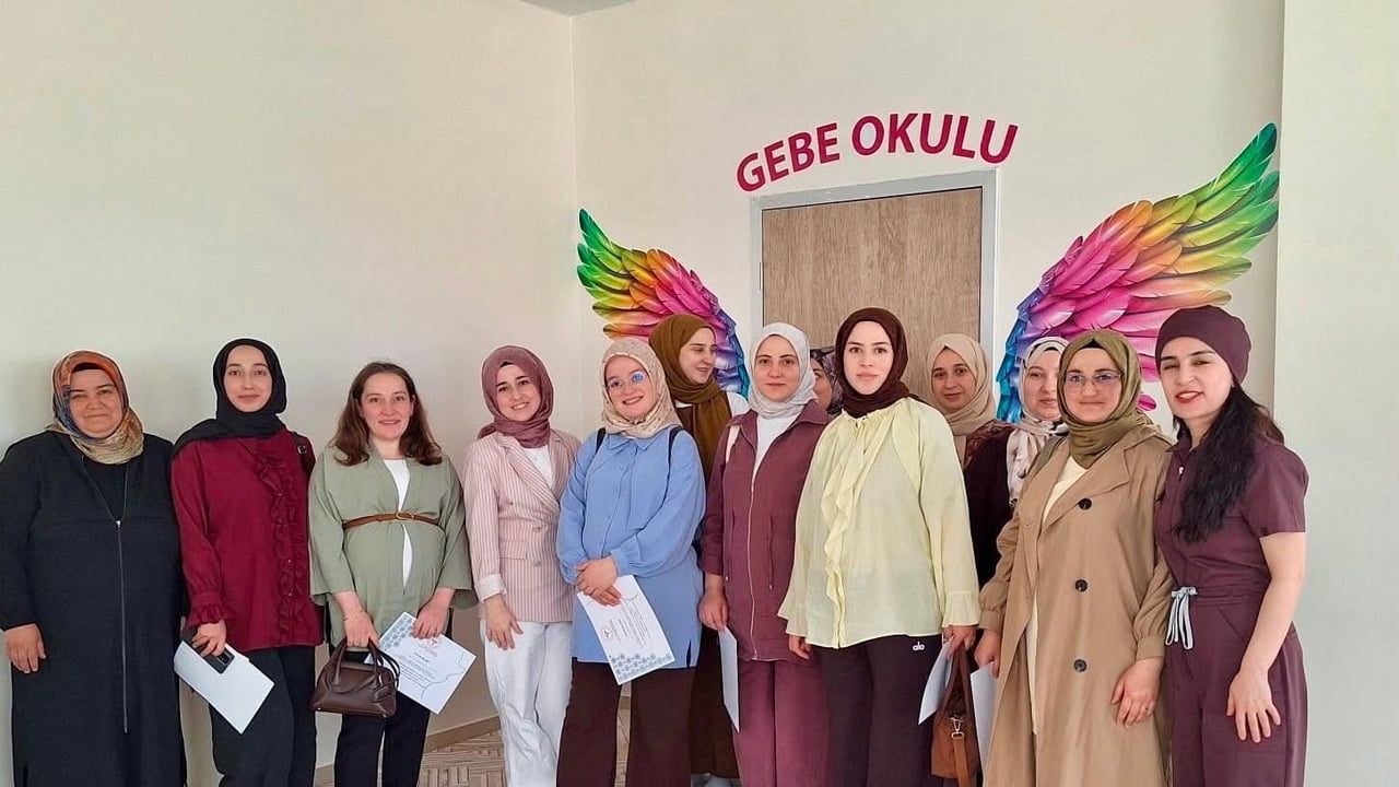 BAYBURT’TA ANNE ADAYLARINA SAĞLIKLI GEBELİK EĞİTİMİ VERİLDİ