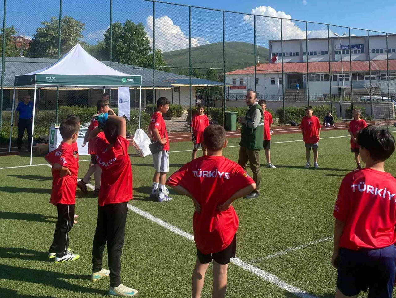 BAYBURT’TA BAĞIMLILIKLA MÜCADELEDE SPORUN ÖNEMİNE DİKKAT ÇEKİLDİ