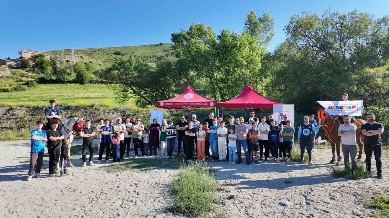 BAYBURT’TA DENEYAP ÖĞRENCİLERİNE ATA SPORU CİRİT TANITILDI
