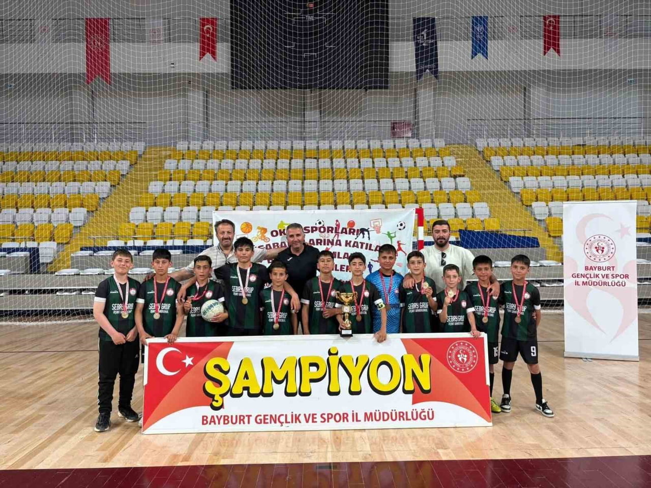 BAYBURT’TA KÜÇÜK ERKEKLER FUTSAL İL BİRİNCİSİ BELLİ OLDU