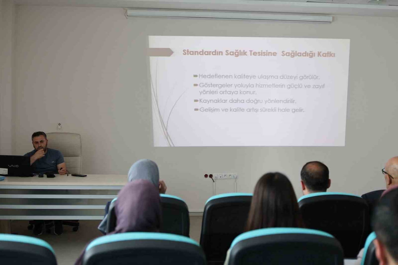 BAYBURT’TA SAĞLIK HİZMETLERİ KALİTE TOPLANTISI YAPILDI
