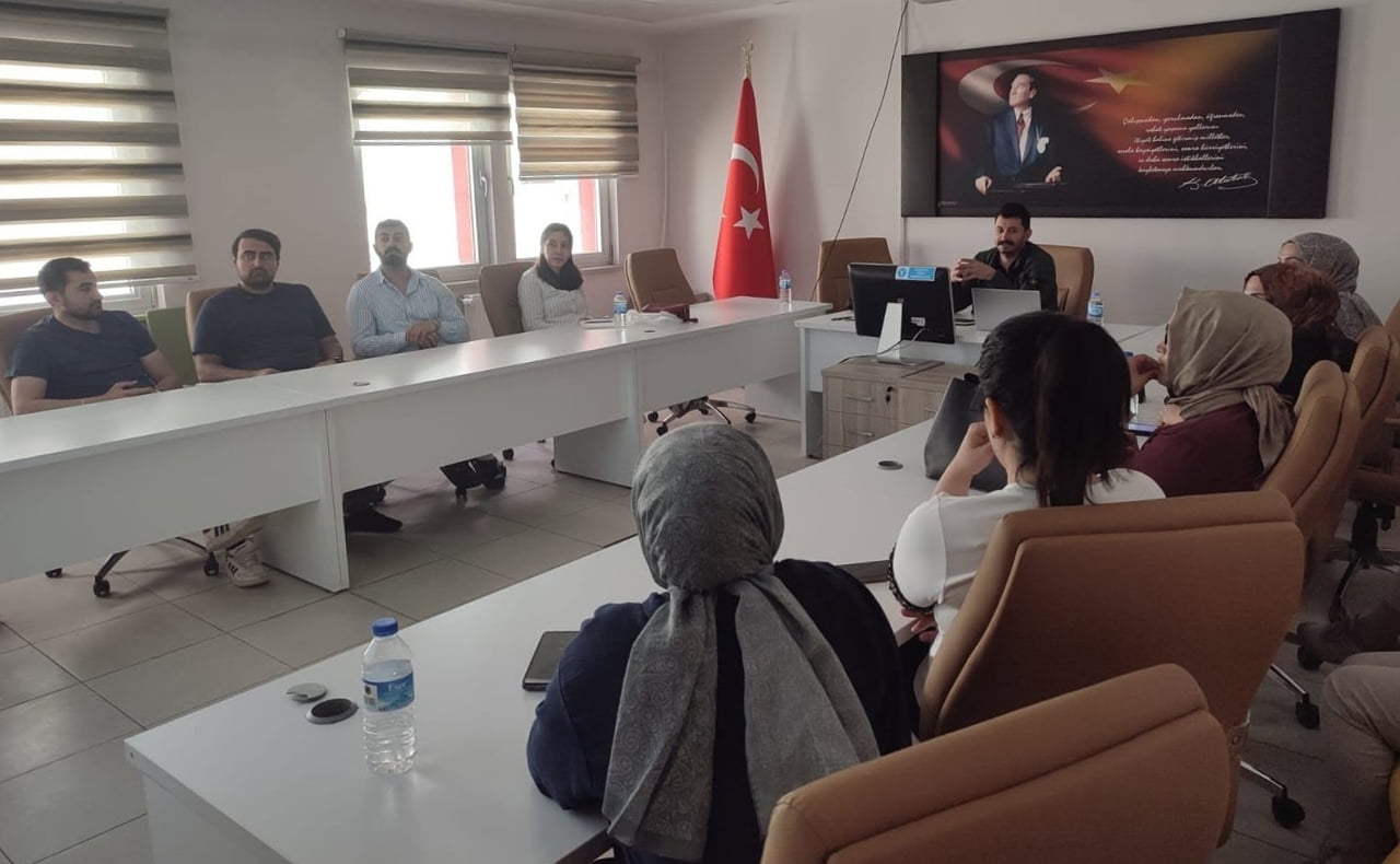 BAYBURT’TA SOSYAL HİZMET ÇALIŞANLARINA MAHREMİYET EĞİTİMİ VERİLDİ