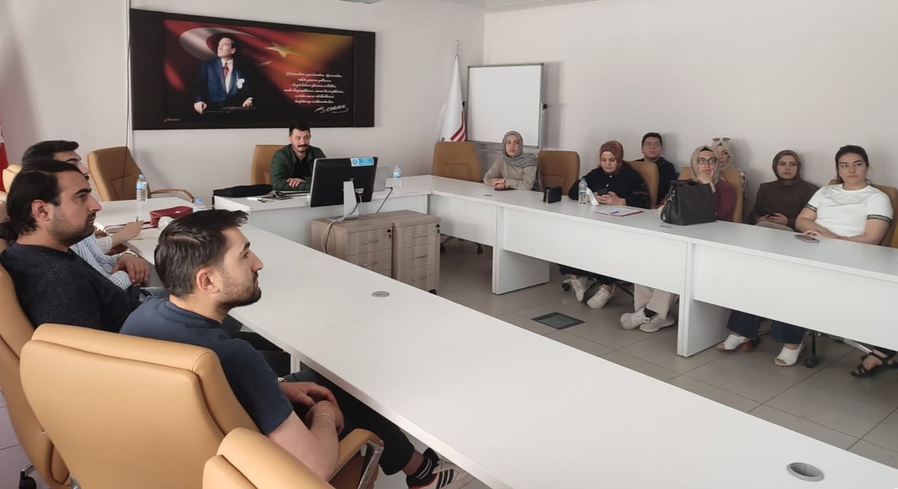 BAYBURT’TA SOSYAL HİZMET ÇALIŞANLARINA MAHREMİYET EĞİTİMİ VERİLDİ