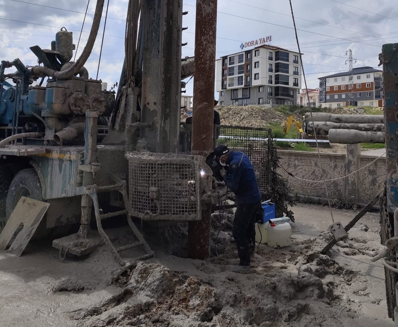 BAYBURT’TA YERALTI SUYU ARAMALARINDA 150 METREDE SUYA ULAŞILDI