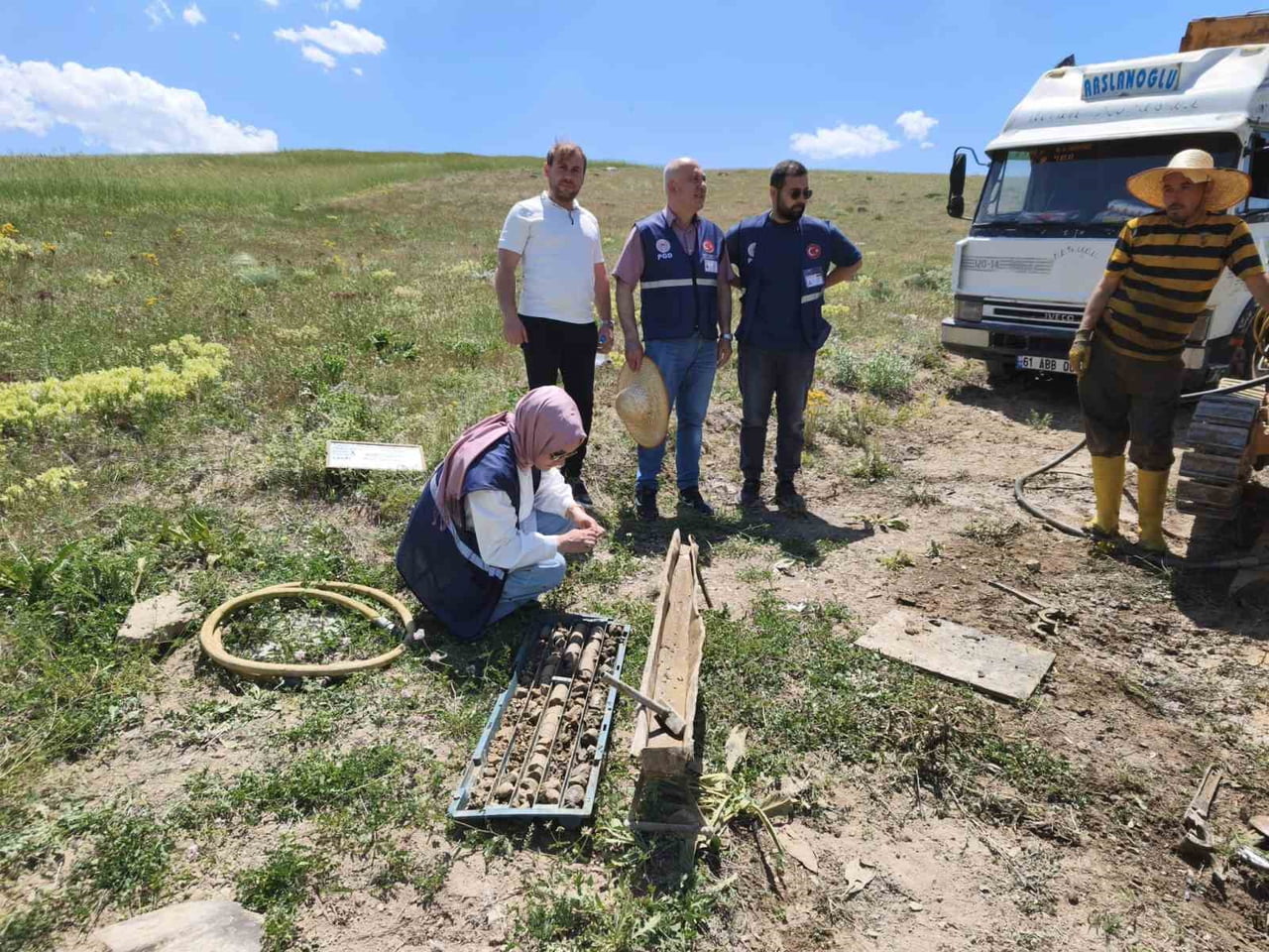BAYBURT’UN GÜMÜŞSU KÖYÜNDE JEOLOJİK ETÜT ÇALIŞMALARI İNCELENDİ