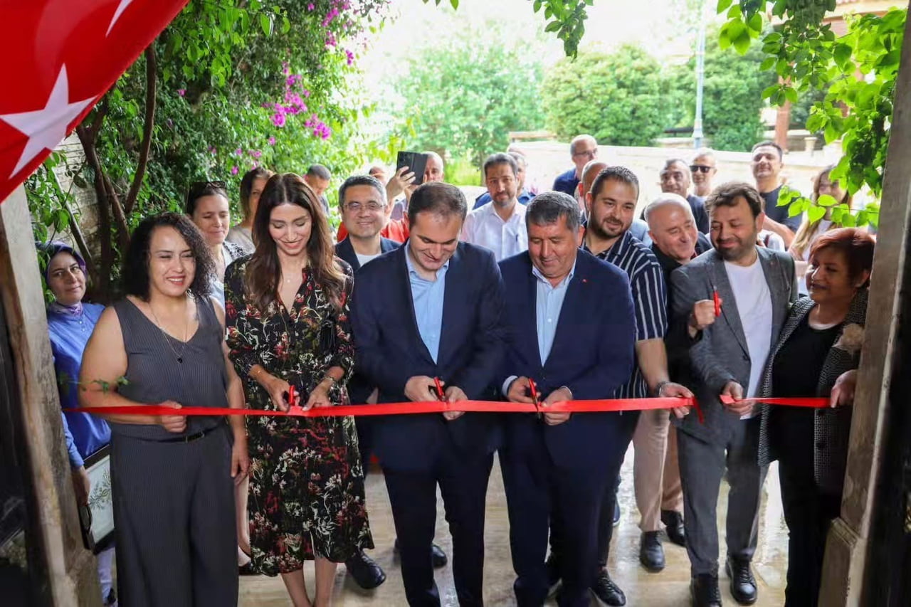 BAYINDIR HALK EĞİTİM MERKEZİ YIL SONU SERGİSİ AÇILDI