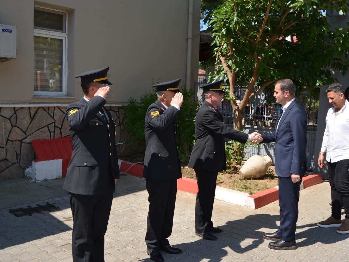 BAYINDIR KAYMAKAMI METE’DEN JANDARMA’YA KURULUŞ YIL DÖNÜMÜ ZİYARETİ