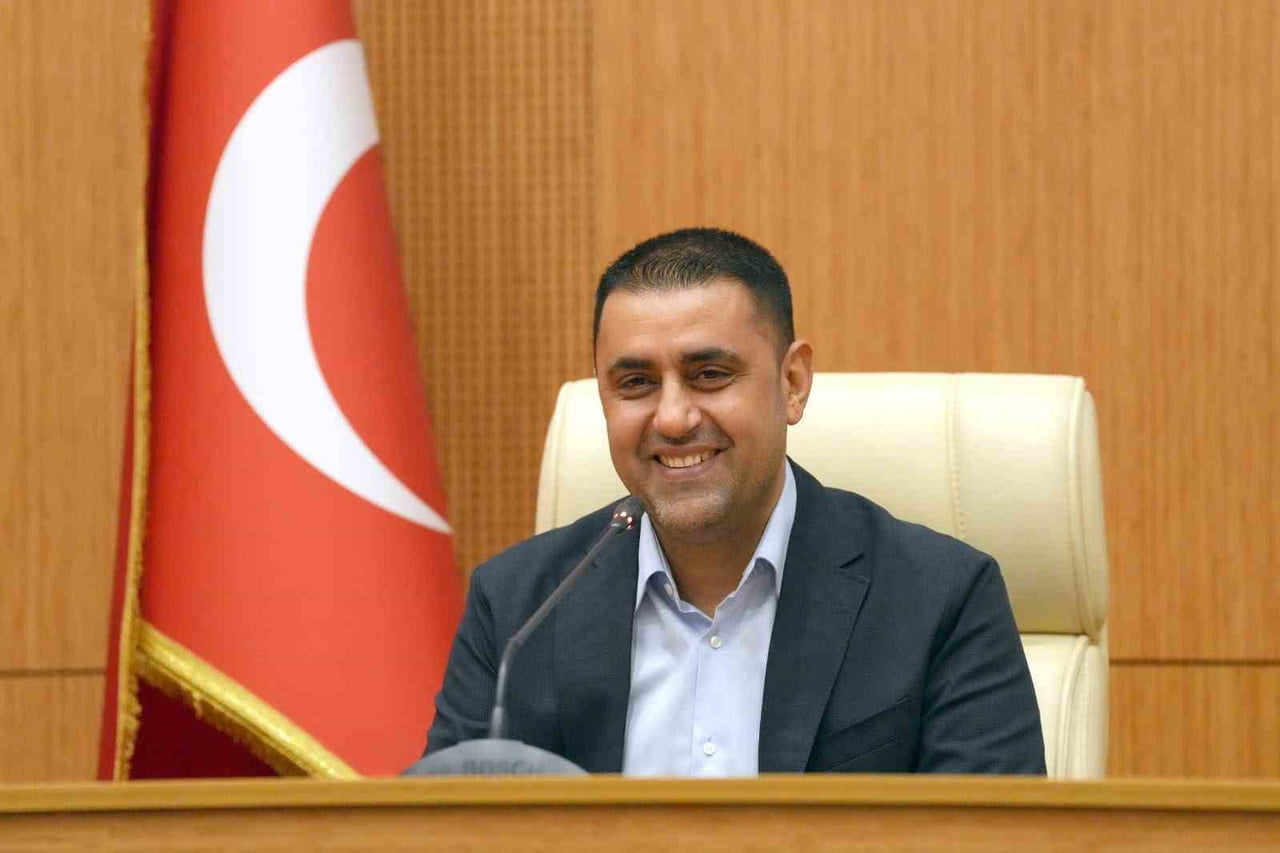 BELEDİYE BAŞKANI EMRAH KOZAY