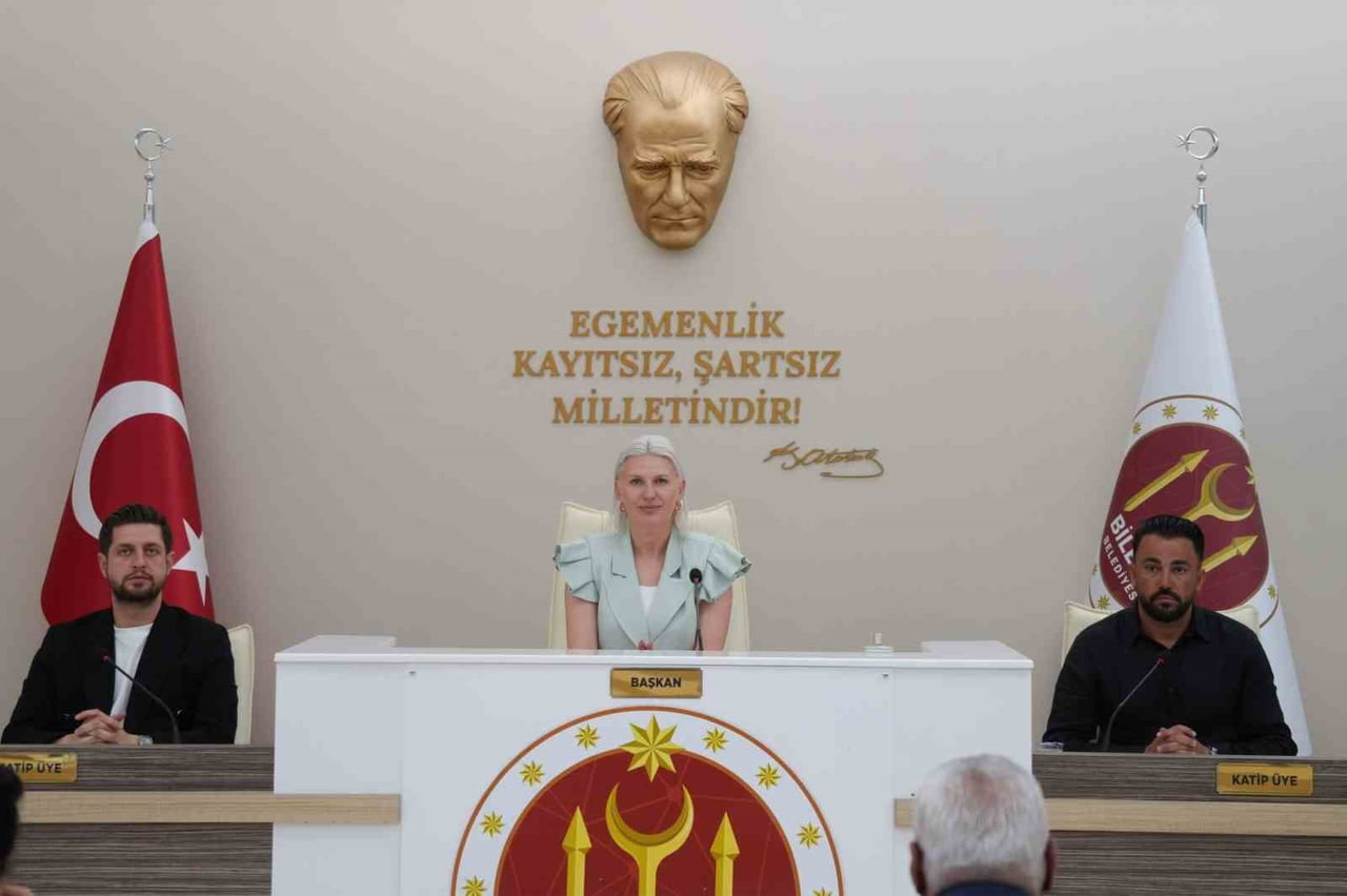 BELEDİYE BAŞKANI MELEK MIZRAK SUBAŞI 100 ADEDE KADAR SIFIR VEYA İKİNCİ EL TOPLU TAŞIMA ARACI ALMA...