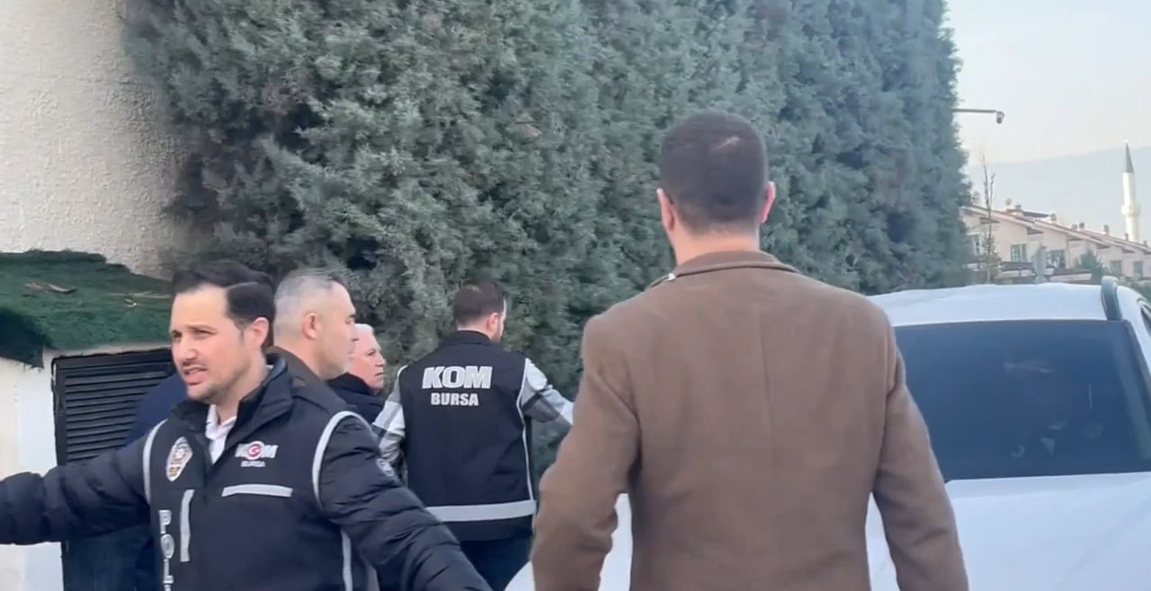 BELEDİYE BAŞKANI MUSTAFA BOZBEY'İN GÖZALTINA ALINMASI (ARŞİV)