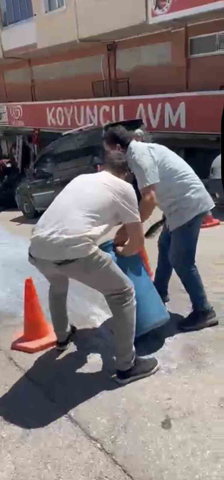 BELEDİYE ÖNÜNE SÜT DÖKME EYLEMİNİN ARDINDAKİ GERÇEK ORTAYA ÇIKTI