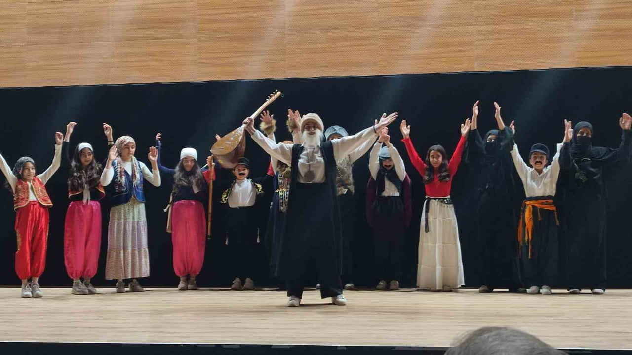 BENDİMAHİ KIZ ANADOLU İMAM HATİP LİSESİ ÖĞRENCİLERİ TARAFINDAN HAZIRLANAN "DEDE KORKUT HİKÂYELERİ"...